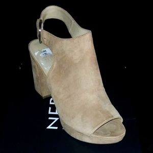 Naturalizer Tan wedged heels never wore size 11